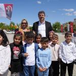 ADIYAMAN (PERRE) - Sibel TURAN- Adıyaman Belediye Başkanı Abdurrahman Tutdere, Kahramanmaraş ve Şanlıurfa'da yaşanan okul saldırıları nedeniyle ertelenen 23 Nisan Şenlikleri için Eğriçay Parkı'nda düzenlenen etkinliklerl...