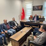 ADIYAMAN (PERRE) - Sağlık-Sen Adıyaman Şube Başkanı Yakub Çelik, beraberindeki yönetim kurulu üyeleriyle birlikte Adıyaman İl Sağlık Müdürlüğü'ndeki birimleri ziyaret ederek sağlık çalışanlarının talep ve isteklerini din...