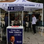 ADIYAMAN (PERRE) - Şeriban ÖZÇKAMAK - Anahtar Parti Adıyaman İl Başkanlığı, vatandaş buluşmaları ve üye kayıt çalışmaları kapsamında Adıyaman Kaleönü girişinde stant açarak saha faaliyetlerine başladı.