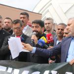 ADIYAMAN (PERRE) - Şeriban ÖZÇAKMAK-Berfin GÜRBÜZ - Eğitim Bir-Sen ve Türk Eğitim-Sen Adıyaman şubeleri öncülüğünde Cuma namazı sonrası gıyabi cenaze namazı kılındı, eğitimde şiddete karşı ortak basın açıklaması yapıldı.