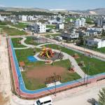 ADIYAMAN (PERRE) - Adıyaman Belediyesi tarafından "Yeşil Adıyaman" vizyonu doğrultusunda Yeşilyurt Mahallesi'ne kazandırılan Yeşilyurt Parkı, düzenlenen törenle hizmete açıldı.