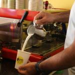 ADIYAMAN (PERRE) - Şeriban ÖZÇAKMAK-Berfin GÜRBÜZ-Sibel TURAN - By Jack Burger & Kahve Dükkanı İşletmecisi Yılmaz Aydın, el emeğiyle hazırlanan günlük ve taze ürünlerle Adıyaman'da ailelerin ve gençlerin güvenle terc...