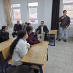 ADIYAMAN (PERRE) - Şeriban ÖZÇAKMAK - Gölbaşı Kaymakamı Kadir Algın, Karaburun Köyü İlk ve Ortaokulu'nu ziyaret ederek öğrencilerle bir araya geldi, eğitim faaliyetlerine ilişkin incelemelerde bulundu.