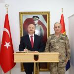 ADIYAMAN (PERRE) - Şeriban ÖZÇAKMAK - Cumhurbaşkanlığı Kararnamesi ile Adıyaman Valiliği görevine atanan Adıyaman Valisi Abdullah Küçük, göreve başlamasının ardından kurum ziyaretleri kapsamında İl Jandarma Komutanlığı'n...