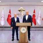 ADIYAMAN (PHA) - Şeriban ÖZÇAKMAK – Çevre, Şehircilik ve İklim Değişikliği Bakan Yardımcısı Ömer Bulut, çeşitli programlara katılmak üzere Adıyaman’a gelerek, şehirde yapımı devam eden projeler hakkında bilgi aldı.