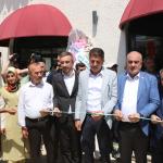 ADIYAMAN (PHA) - Şeriban ÖZÇAKMAK – Çevre, Şehircilik ve İklim Değişikliği Bakanı Murat Kurum, Adıyaman Kent Meydanı’nda depremzede esnaf için hazırlanan iki iş yerinin açılışını gerçekleştirdi.