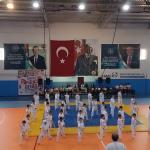 ADIYAMAN (PERRE) - Sibel TURAN- Besni'de 19 Mayıs Atatürk'ü Anma, Gençlik ve Spor Bayramı kapsamında ilçe spor salonunda kutlama programı düzenlendi.