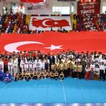 ADIYAMAN (PERRE) - Sibel TURAN-Adıyaman'da Yenimahalle kapalı spor salonunda 19 Mayıs Atatürk'ü Anma, Gençlik ve Spor Bayramı kapsamında kutlama programı düzenlendi.
