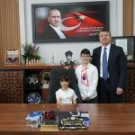 ADIYAMAN (PERRE) - Şeriban ÖZÇAKMAK - 23 Nisan Ulusal Egemenlik ve Çocuk Bayramı kapsamında Adıyaman Belediye Başkanı Abdurrahman Tutdere, belediye başkanlığı koltuğunu temsili olarak çocuklara devretti.