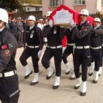 ADIYAMAN (PERRE) - Şeriban ÖZÇAKMAK - Adıyaman'ın Besni ilçesinde görev yapan polis memuru Talip Mermer (36), geçirdiği rahatsızlık sonucu tedavi gördüğü hastanede yaşamını yitirdi.
