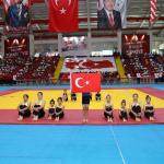 ADIYAMAN (PERRE) - Sibel TURAN-Adıyaman'da Yenimahalle kapalı spor salonunda 19 Mayıs Atatürk'ü Anma, Gençlik ve Spor Bayramı kapsamında kutlama programı düzenlendi.