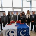 TOKAT (PERRE) - Şeriban ÖZÇAKMAK - Adıyaman Üniversitesi, Tokat'ta düzenlenen "Toplumsal Katkı ve Sosyal İnovasyon Zirvesi"ne "ESC30 KOD AI", "Anne Üniversitesi" ve "Tazelenme Üniversitesi" projeleriyle katılım sağlayara...