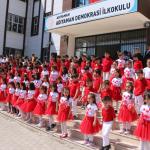 ADIYAMAN (PERRE) - Sibel TURAN- Adıyaman genelinde 23 Nisan Ulusal Egemenlik ve Çocuk Bayramı büyük bir coşkuyla kutlandı.