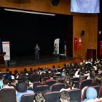 ADIYAMAN (PERRE) - Sibel TURAN- Kahta'da İletişim Uzmanı Tayfun Ayaz'ın konuşmacı olarak yer aldığı, "Z Kuşağı Değil, İz Bırakan Kuşak" konulu konferans programı düzenlendi.