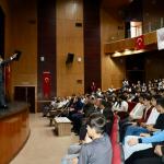 ADIYAMAN (PERRE) - Sibel TURAN- Kahta'da İletişim Uzmanı Tayfun Ayaz'ın konuşmacı olarak yer aldığı, "Z Kuşağı Değil, İz Bırakan Kuşak" konulu konferans programı düzenlendi.