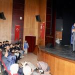 ADIYAMAN (PERRE) - Sibel TURAN- Kahta'da İletişim Uzmanı Tayfun Ayaz'ın konuşmacı olarak yer aldığı, "Z Kuşağı Değil, İz Bırakan Kuşak" konulu konferans programı düzenlendi.