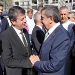 ADIYAMAN (PHA) - Besni’de 27’ncisi kutlanan Eğitim Bayramı’nda konuşan Adıyaman Belediye Başkanı Abdurrahman Tutdere, “Besni’miz Adıyaman’ın aydınlık yüzüdür, hayırseverlerimizin eserleriyle çocuklarımızın yarınları daha...