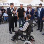 ADIYAMAN (PHA) - Adıyaman’da, 6 Şubat depremlerinden sonra büyük acılar yaşayan, yaşamlarını sürdürebilmek için akülü sandalyeye ihtiyaç duyan depremzede bireyler için umut dolu bir adım atıldı.